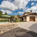 Feriehus Ferienvilla Mit Pool- Ruhige Aria By Interhome