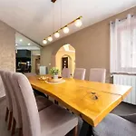 Ferienvilla Mit Pool- Ruhige Aria By Interhome Feriehus *