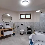 Feriehus Ferienvilla Mit Pool- Ruhige Aria By Interhome