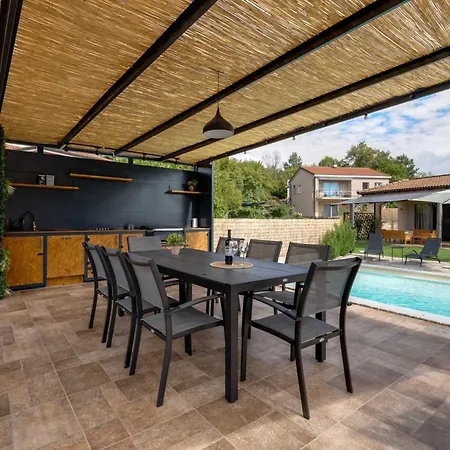 Ferienvilla Mit Pool- Ruhige Aria By Interhome *