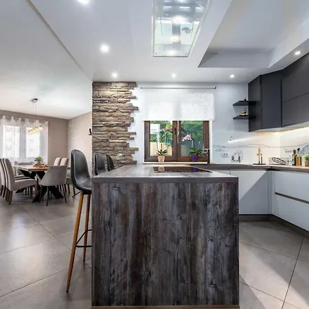 Ferienvilla Mit Pool- Ruhige Aria By Interhome *