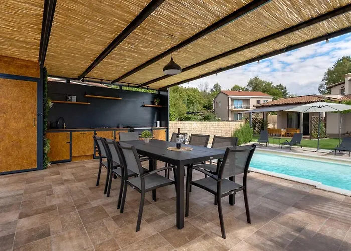 Ferienvilla Mit Pool- Ruhige Aria By Interhome *