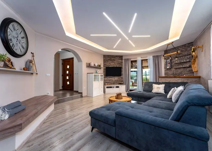 Ferienvilla Mit Pool- Ruhige Aria By Interhome