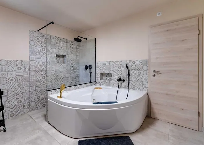 Ferienvilla Mit Pool- Ruhige Aria By Interhome