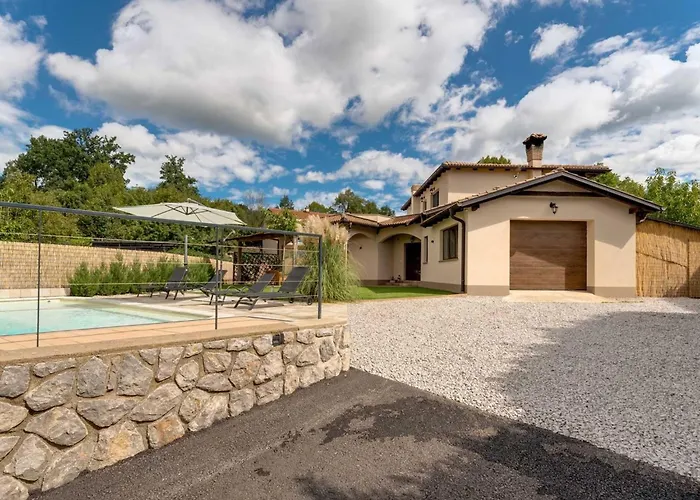 度假居 Ferienvilla Mit Pool- Ruhige Aria By Interhome