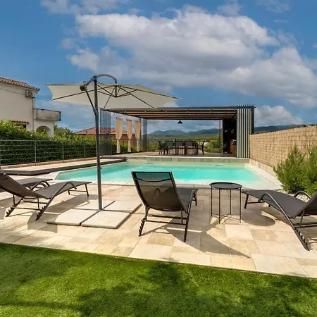 Ferienvilla Mit Pool- Ruhige Aria By Interhome