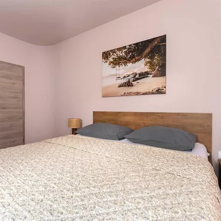 Holiday home Ferienvilla Mit Pool- Ruhige Aria By Interhome