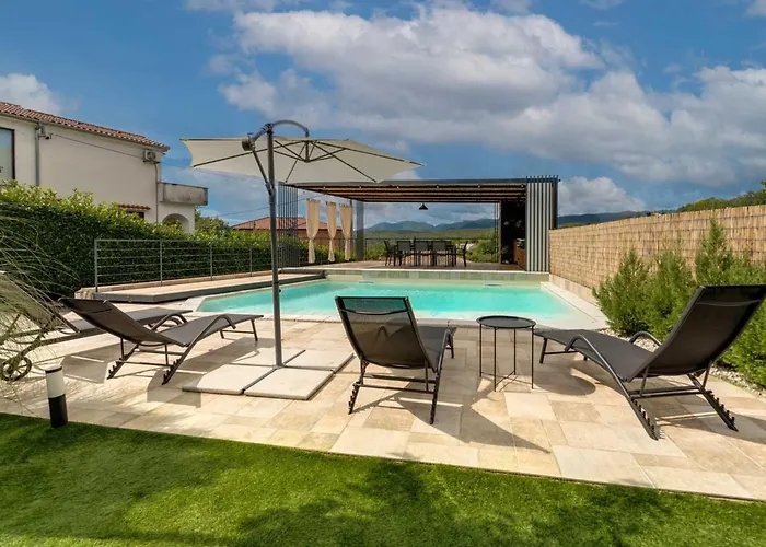 Ferienvilla Mit Pool- Ruhige Aria By Interhome